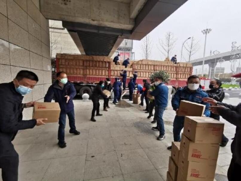 超有愛！武漢市民作詩、創(chuàng)意蔬菜拼“花式致謝”長虹愛心捐贈(圖2)