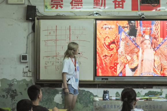 在鄉(xiāng)村播撒閱讀的種子 ——湖北科技學(xué)院圖書館悅鄉(xiāng)村閱讀推廣活動(dòng)(圖2)